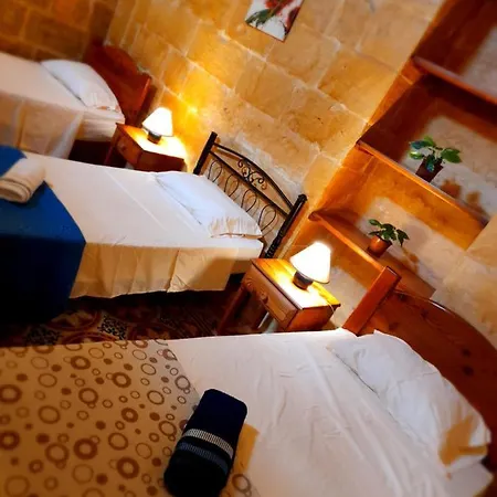 Dom wakacyjny Ta Lucia Farmhouse With Private Pool And Bbq Santa Luċija