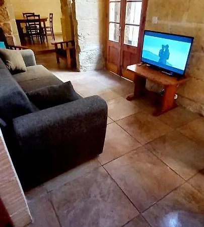 Ta Lucia Farmhouse With Private Pool And Bbq *